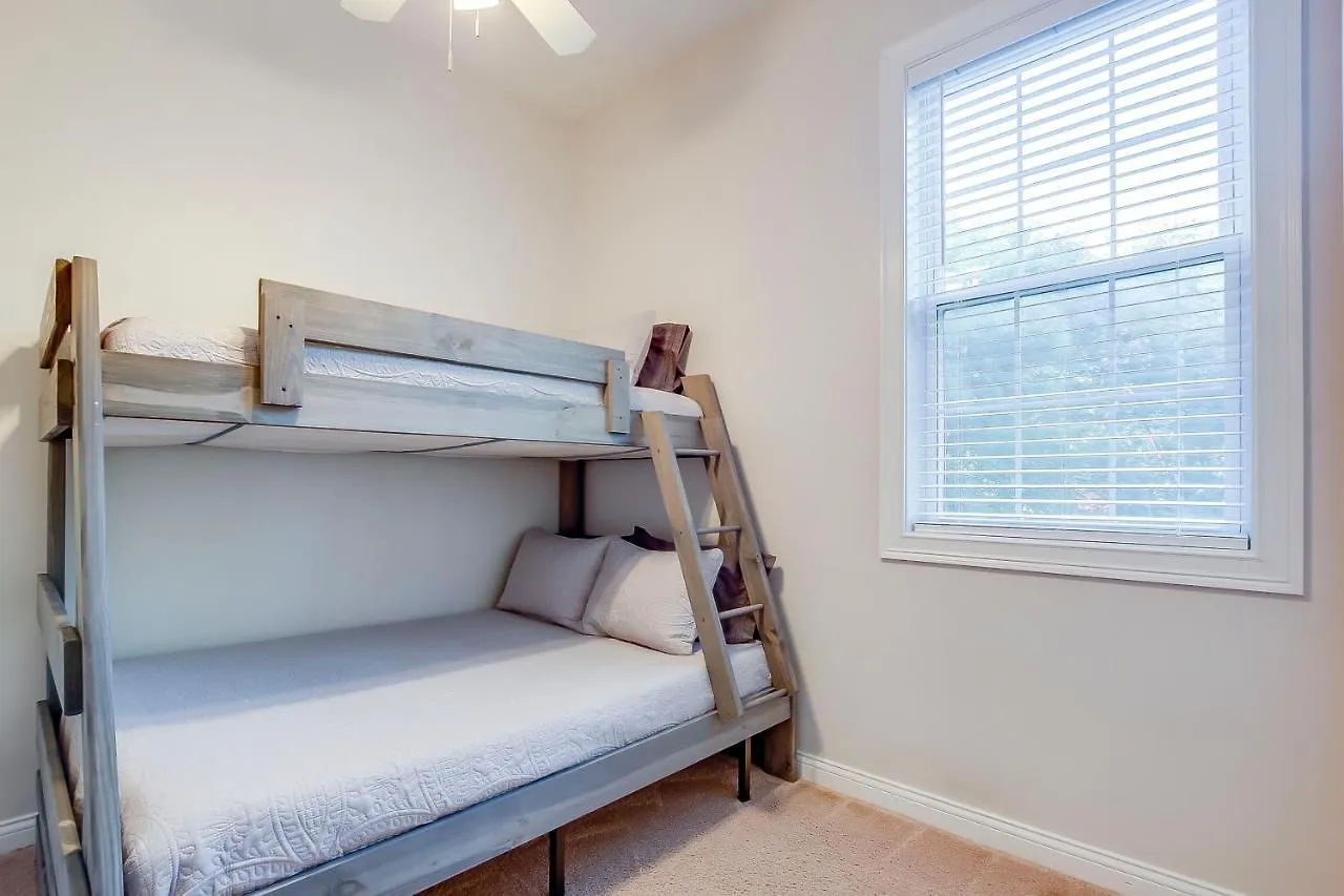 Casa vacanze 2 King, Sleeps 9, Fair & Expo Ctr, Churchill, Bourbon Tours, Downtown, University Of Louisville, Foodie, Shopping, Nightlife!!
